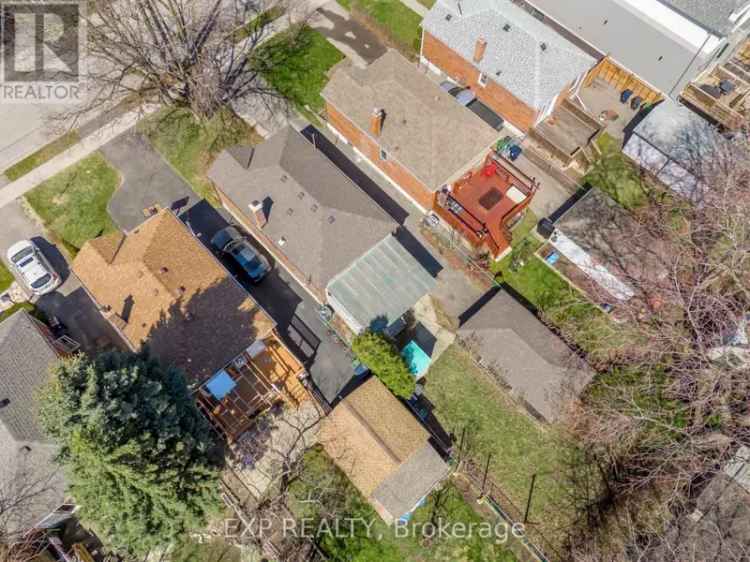 Lovely Detached Mimico Gem - Garage - Huge Deck - Quartz Counters