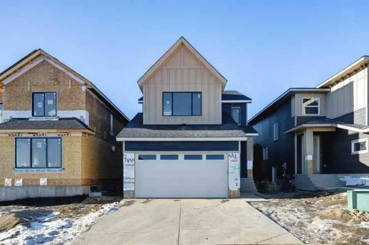 House For Sale in Town of Cochrane, Alberta