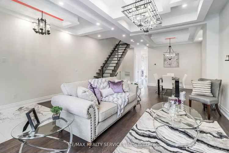 House For Sale in Toronto, Ontario