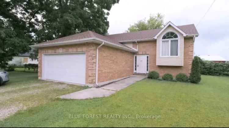 House For Sale in Newbury, Ontario