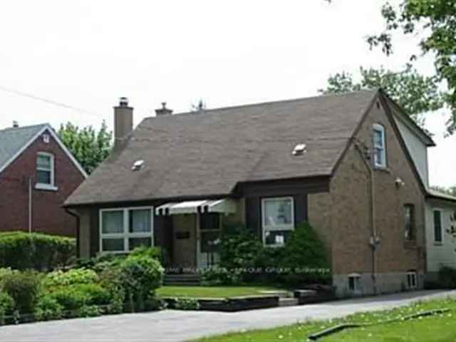 House For Sale in Toronto, Ontario