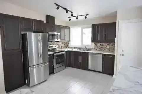 93 Lorraine Cres Main Floor St Albert Family Suite