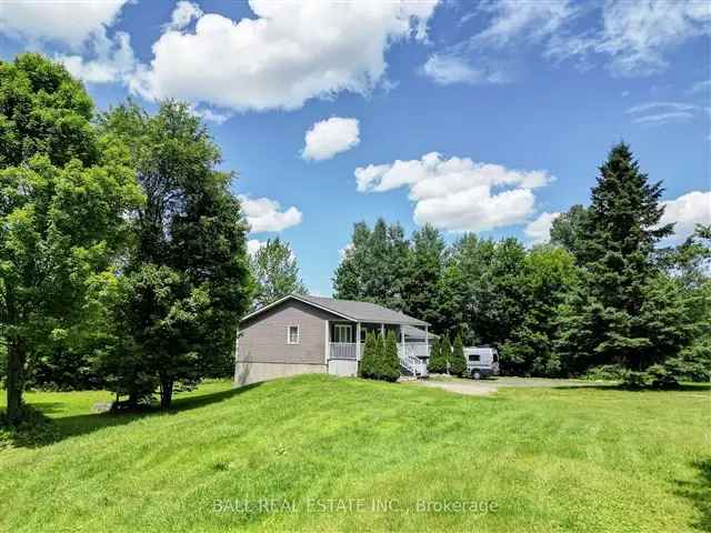 2-Bedroom Bungalow on 3 Acres - Country Living Near Amenities