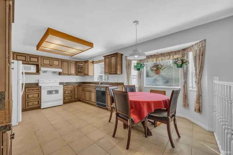 1921 155 Street Surrey House for Sale