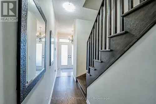 Townhouse For Sale In Cooksville, Mississauga, Ontario