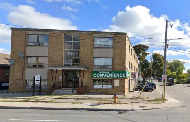 Retail For Rent in 2495, Dufferin Street, Toronto, Ontario