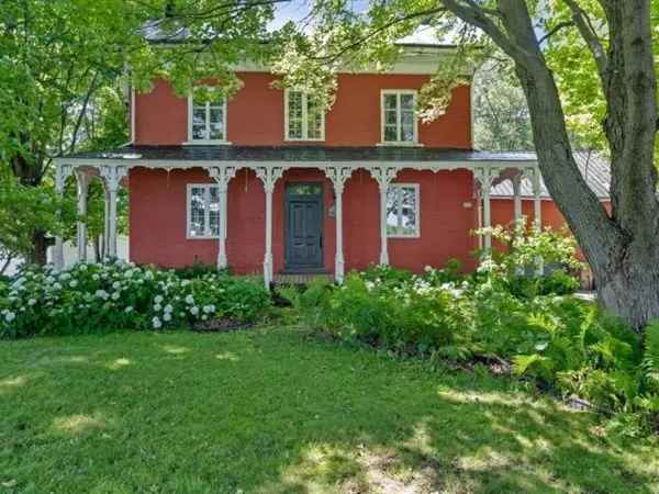 Rustic 3-Story Home on Richelieu River