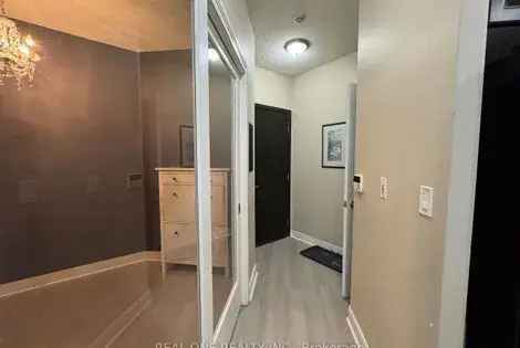 2 Room 3520 sq ft Apartment in Mississauga Near Square One