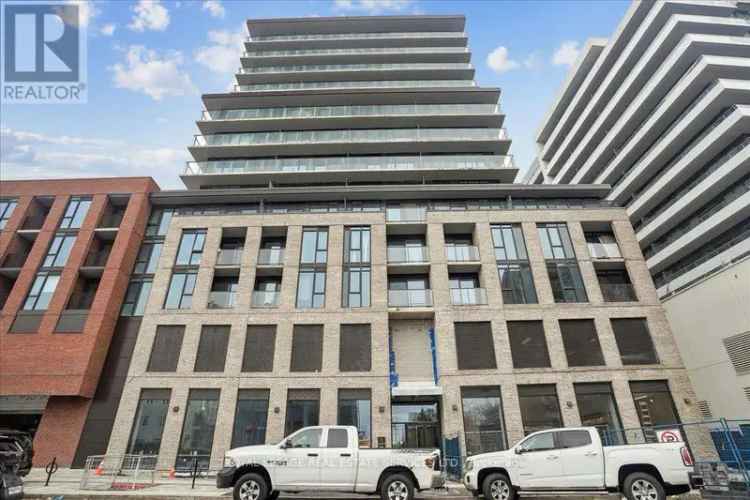 Rent Luxury 3 Bedroom Downtown Hamilton Suite with Stunning Terrace Views