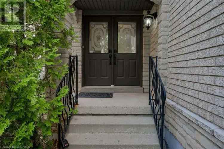 3 Bed 3 Bath Freehold Semi-Detached Home in West Oak Trails