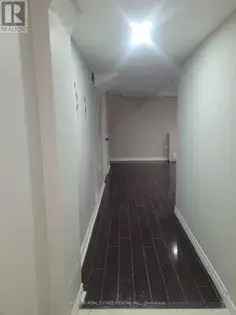 2 rooms house of 717 m² in Mississauga