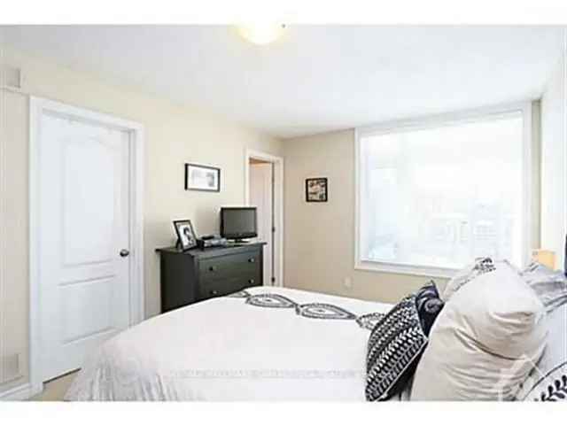 3 Bed 3 Bath Energy Star Townhome Bridlewood