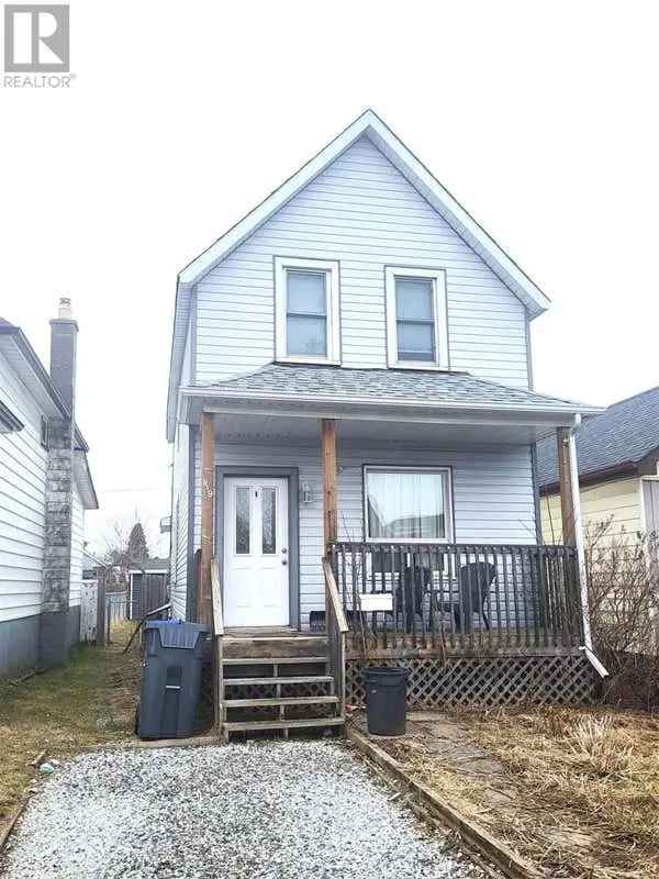 Renovated 2-Storey Home with Spacious Kitchen and Fenced Backyard