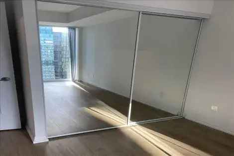 1 room apartment of 271 m² in Toronto