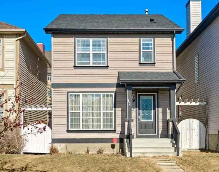 House For Sale in Calgary, Alberta