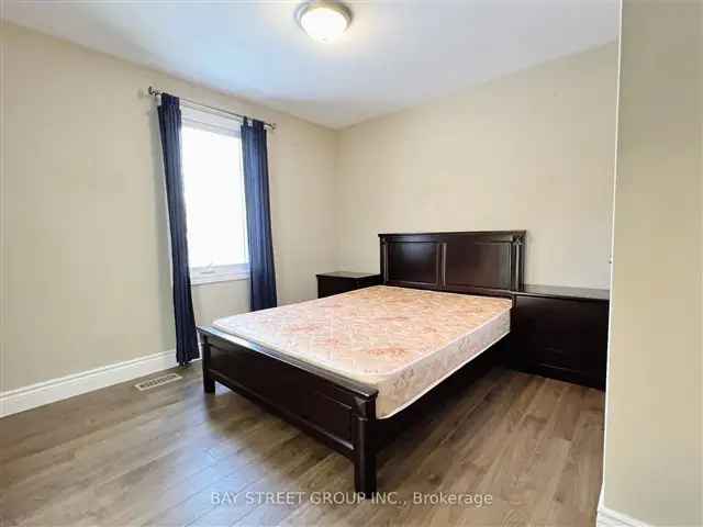 House For Sale in East Gwillimbury, Ontario