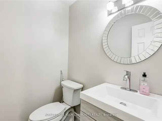 Townhouse For Sale in Mississauga, Ontario