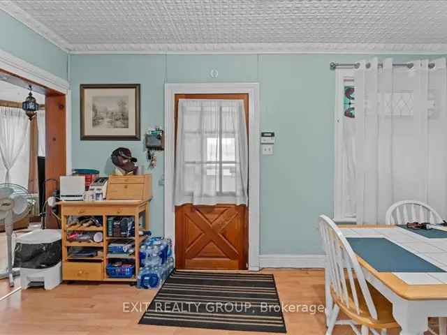 Trenton 5-Bedroom Duplex - Renovation Opportunity