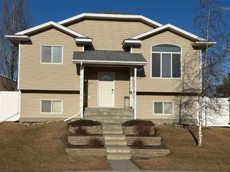 House For Rent in Whitecourt, Alberta