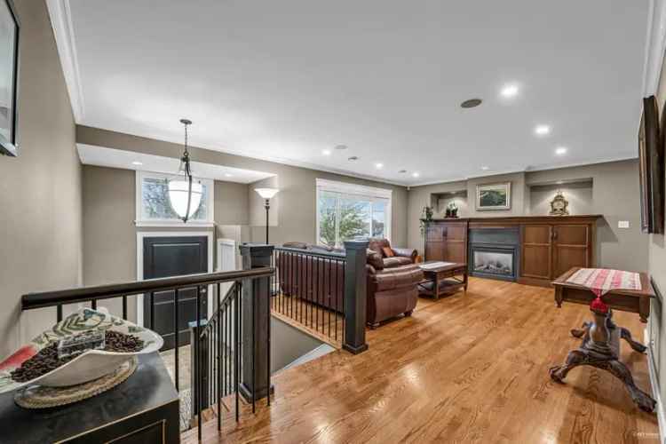 6 Bedroom Family Home in North Burnaby Parkcrest