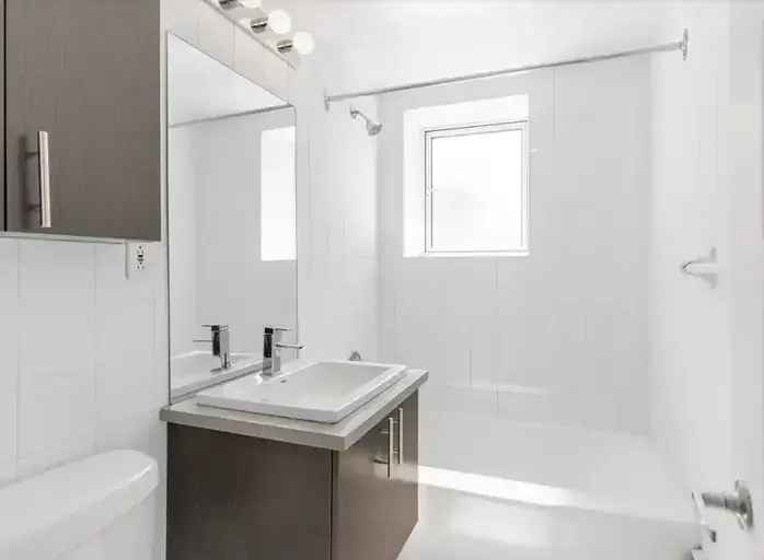 Apartment For Rent in 3500, Rue de la Montagne, Montreal, Quebec