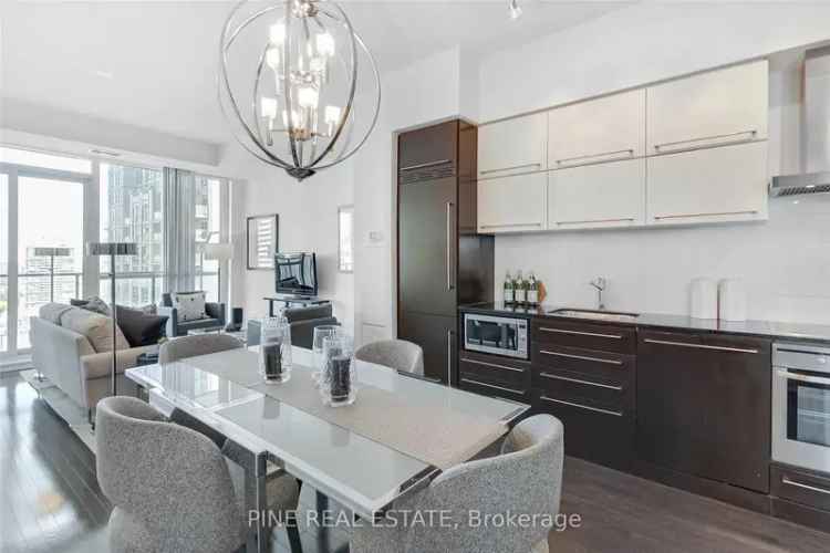 Rent Luxury 2 Bedroom Condo with Stunning Views in Downtown Toronto