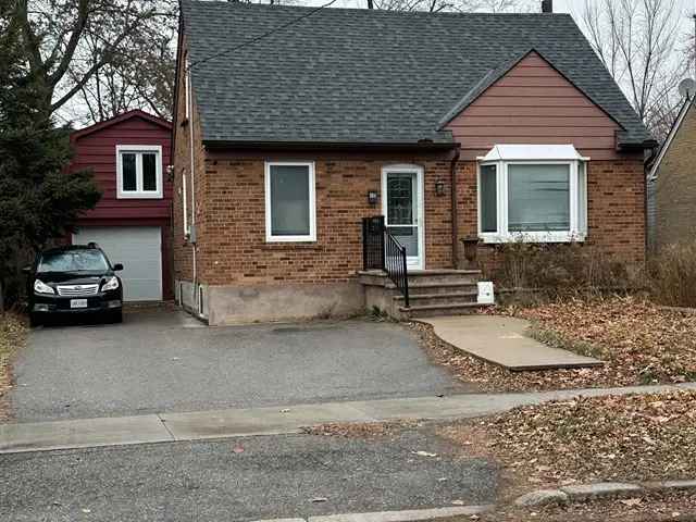 House For Sale in Toronto, Ontario