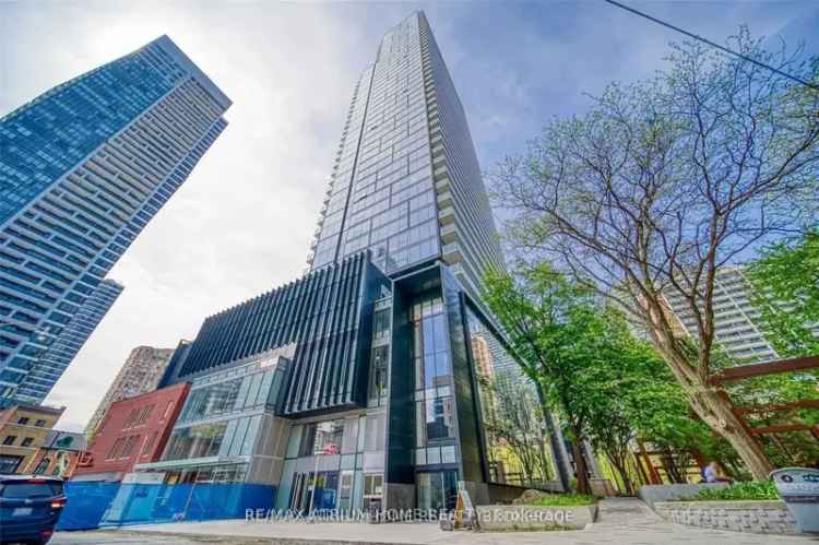 Condo For Rent in 1, Gloucester Street, Toronto, Ontario