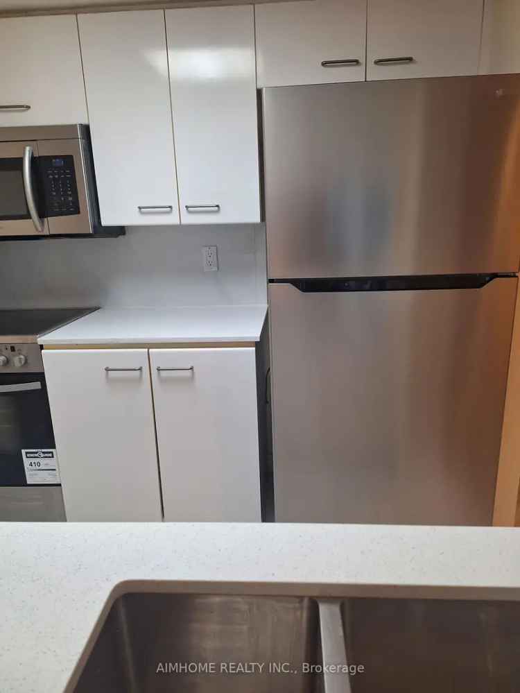 Updated Kitchen Apartment - New Appliances