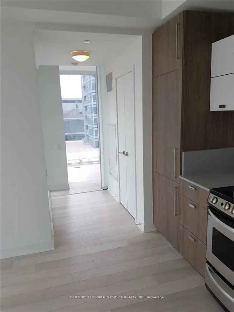 Spacious 2 Bedroom Condo in Entertainment District