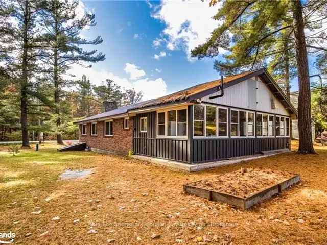 Honey Harbour Gem: Two Buildings on Almost 1 Acre