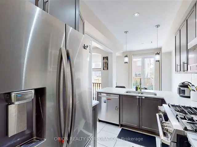 Charming 3 Bedroom Townhouse 1949 Sqft Modern Living Space