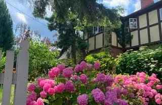 Port Credit Family Home 4 Beds 2500 Sq Ft Large Lot