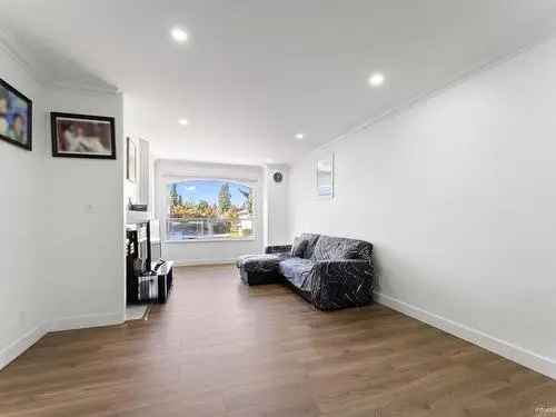 Newton Surrey Townhouse For Sale 4 Beds 4 Baths