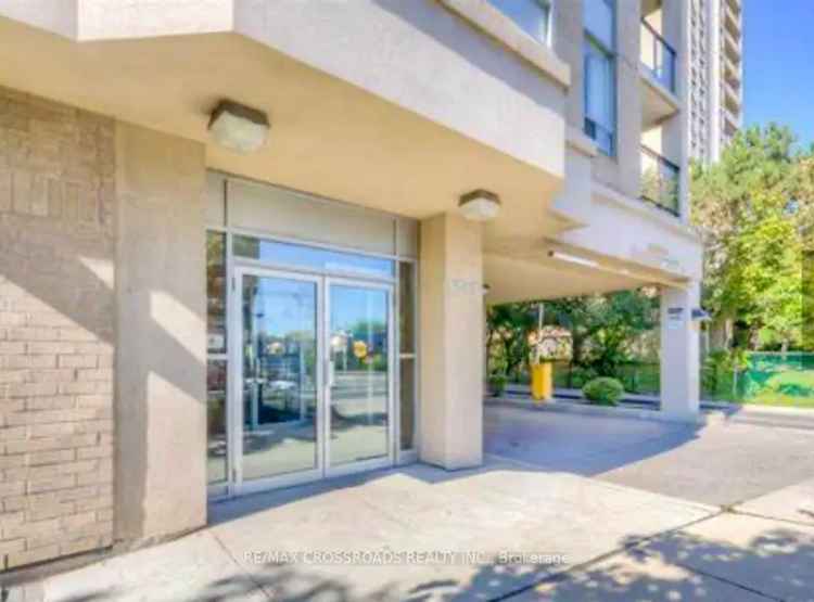 Spacious Penthouse Condo Near Finch Subway and Centrepoint Mall