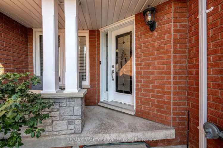 Georgetown South Family Home - Updated Kitchen and Finished Basement