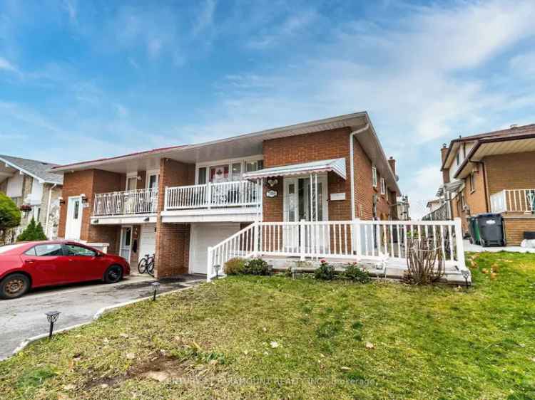 House For Sale in Mississauga, Ontario