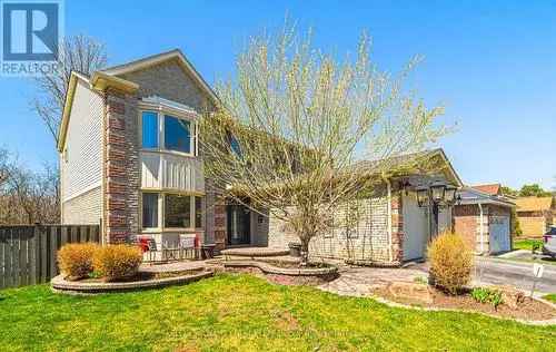4-Bedroom Home with Pool and Hot Tub in Whitby