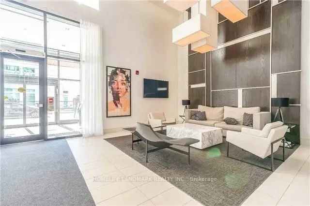 Luxury condo rental in Mississauga with modern features