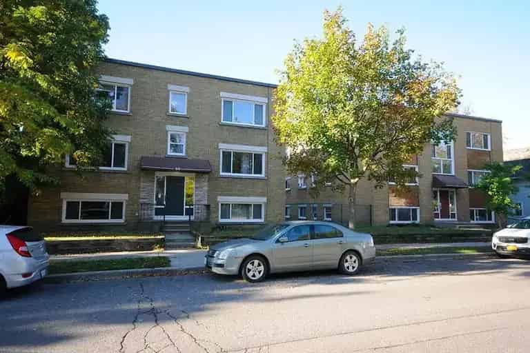 Charming 3-Story Walk-Up in Ottawa's New Edinburgh