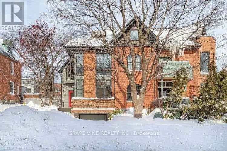 Glebe Semi-Detached Home Modern Design High End Finishes 3 Beds 3 Baths