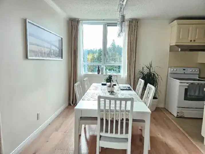 Bright and spacious 2 bed 2 bath condo available Dec 1st