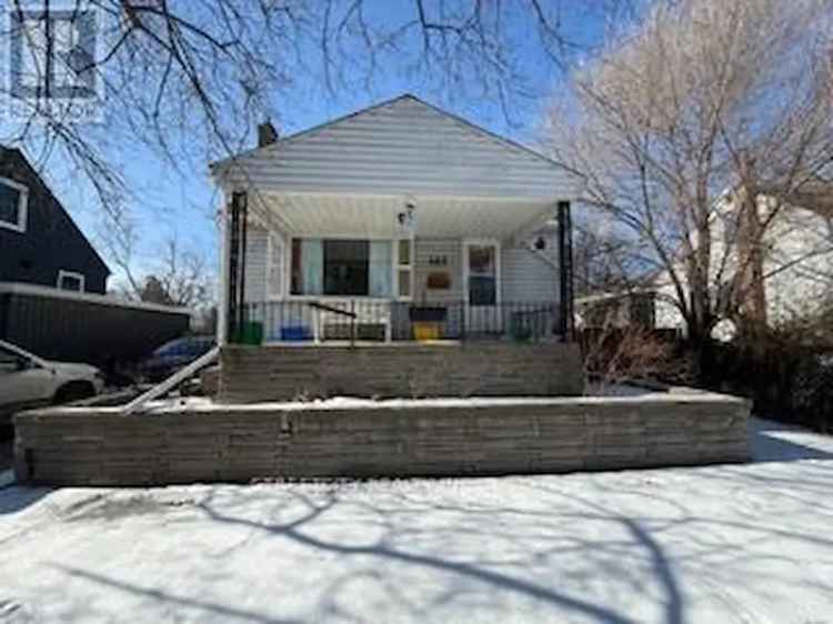 Sarnia Home 3 Bed 2 Bath Finished Basement Detached Garage