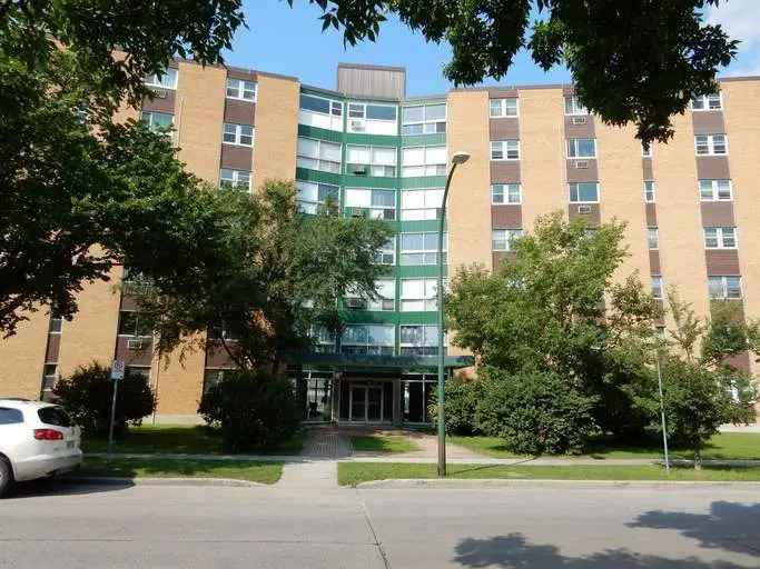 Rent Comfortable Senior Suites in Winnipeg Near Garden City Shopping Centre