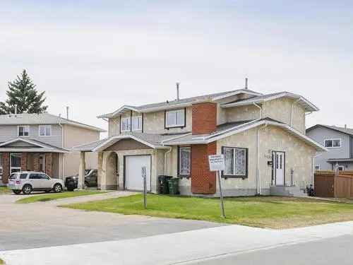 4 Bedroom Half Duplex For Sale in Edmonton