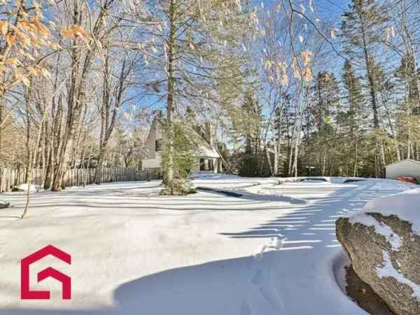 Two-Storey House for Sale in Piedmont with Mountain Views