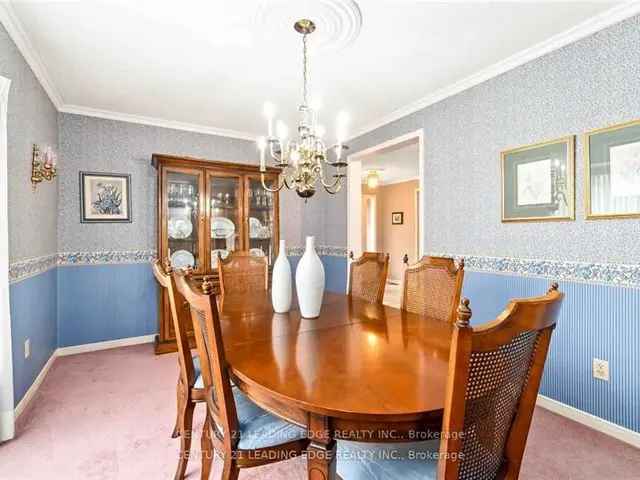 Oakville Clearview 4 Bedroom Family Home Near Amenities and Schools