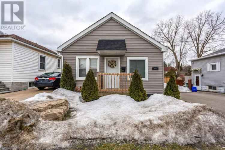 House For Sale in 925, Garth Street, Hamilton, Ontario