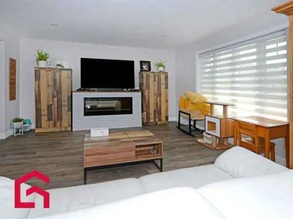 Spacious 3-Bedroom Semi-Detached Home Montérégie