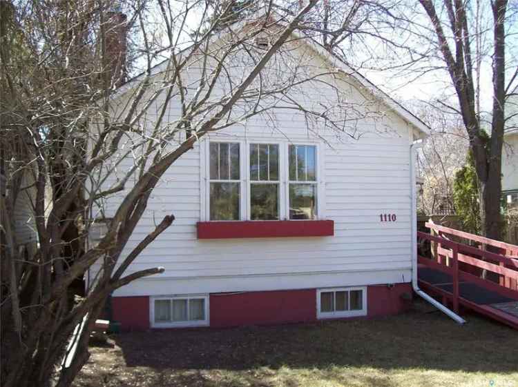 Varsity View Home: Solid Basement, Great Location, R2 Zoning